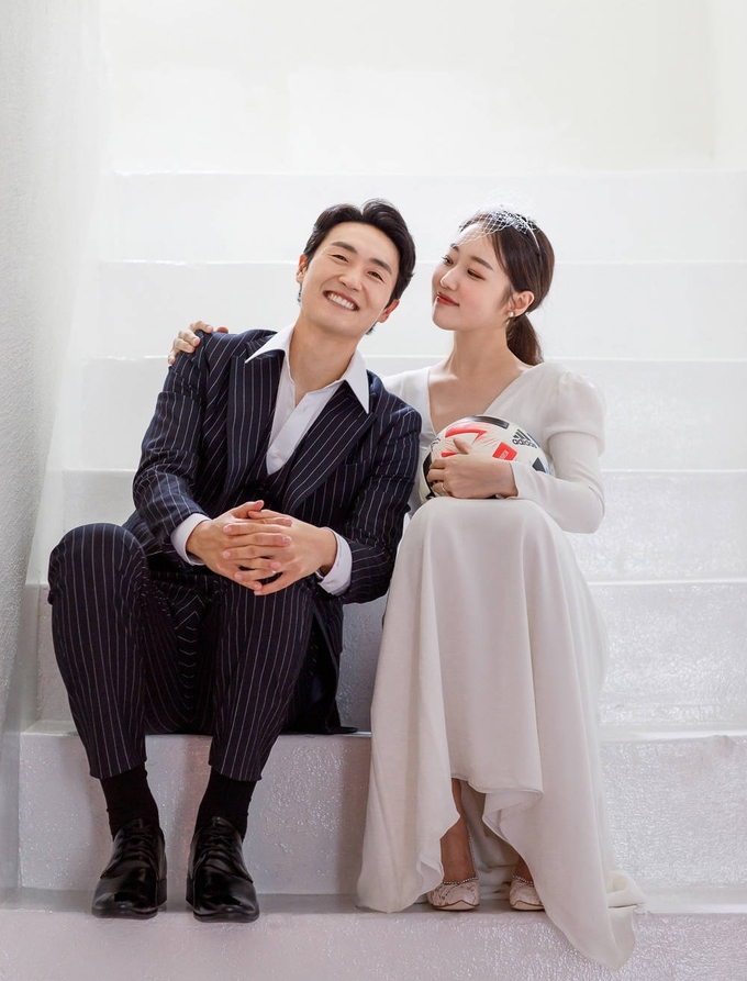 프로축구 K리그2 FC안양의 수비수 박요한(31)이 6일 오후 5시 서울 엘리에나 호텔에서 배우 박보미와 백년가약을 맺는다. (사진=FC안양 제공)