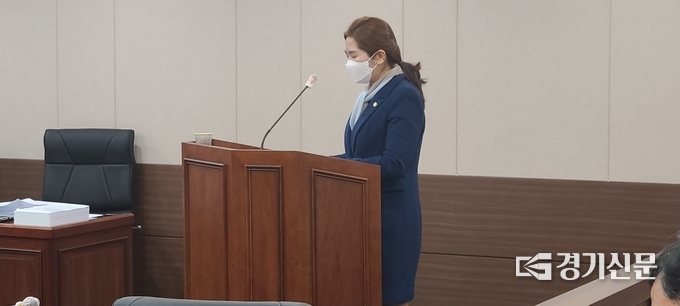 손세화 의원이 자신이 대표발의한 조례안에 대해 제안설명을 하고 있다. (사진=문석완 기자)