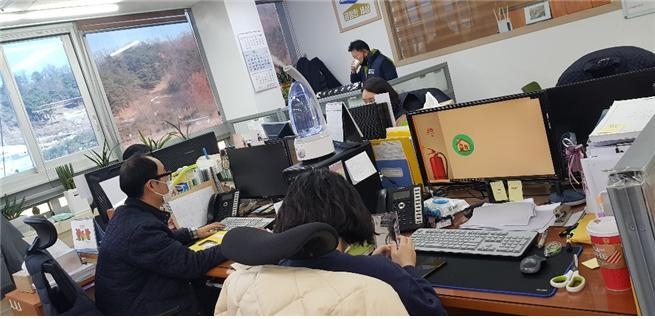 남양주시는 지난 8일 시청 직원들을 대상으로 영상을 활용한 비대면 소방훈련을 실시했다.(사진=남양주시 제공)