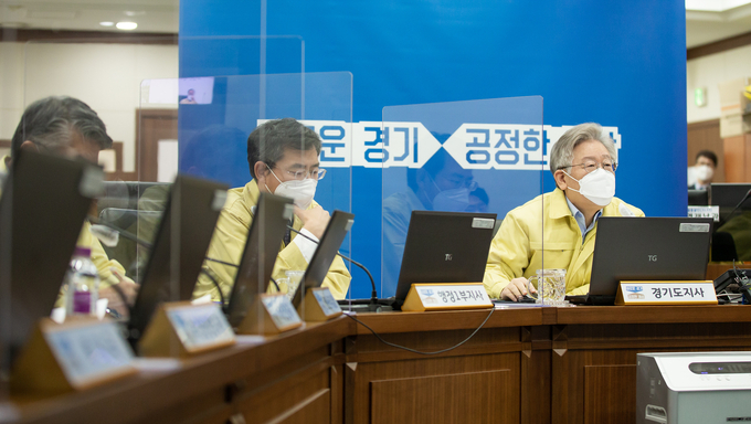 대통령 주재 중앙안전재난대책회의 참석 중인 이재명 경기도지사 (사진 = 경기도 제공)