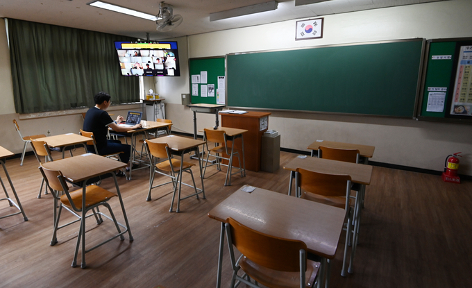 수원시 영통구 태장고등학교에서 교사가 온라인수업을 하고 있다. (사진=조병석 기자)