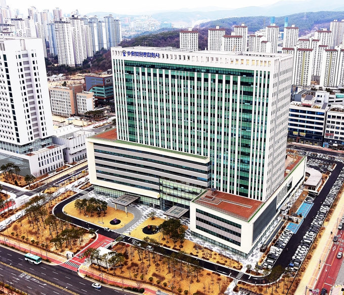 수원고등법원과 수원지방법원이 위치한 수원시 영통구 광교신도시 내 수원법원종합청사 전경. (사진=수원지법 제공)