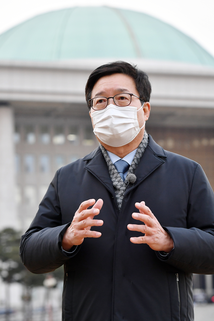 지난 9일 국회에서 염태영 수원시장이 지방자치법 전부개정안 통과의 필요성에 대해 말하고 있다. (사진=수원시 제공)