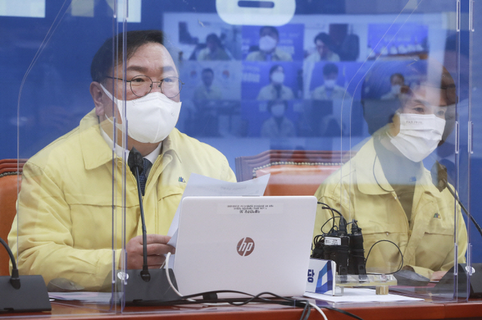 더불어민주당 김태년 원내대표가 22일 오전 국회에서 열린 원내대책회의에서 발언을 하고 있다. (사진=연합뉴스 제공 )