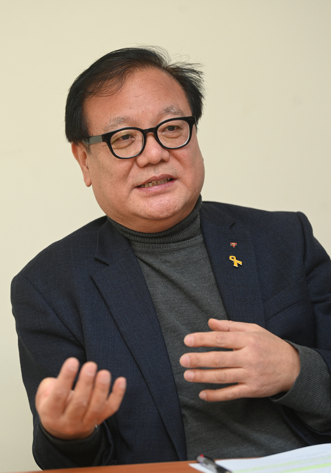 송성영 경기민주언론시민연합 공동대표가 경기신문과 인터뷰를 통해 ‘언론개혁’이 대한 생각을 밝혔다. (사진=조병석 기자)