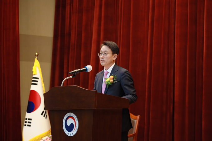 이준오 전 중부지방국세청장이 30일 명예퇴임식에서 퇴임사를 밝히고 있다. (사진=중부지방국세청)