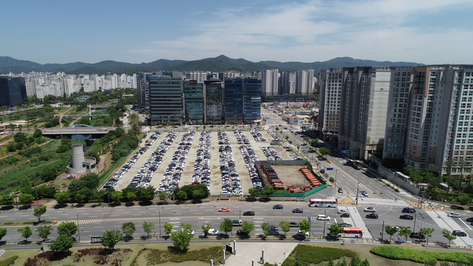 현재 임시주차장으로 쓰이고 있는 성남시 소유 공공청사 건립 예정 부지 (사진=성남시 제공)