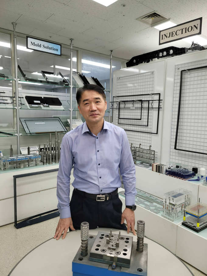 삼성전자 금형 부분 김명길 명장 (사진=삼성전자