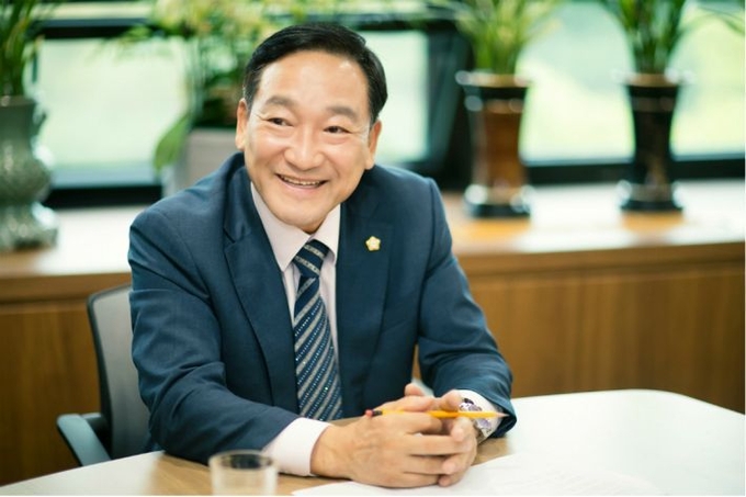 원유민 화성시의회 의장 (사진=화성시의회 제공)