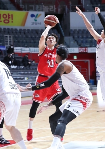 슈팅하는 이대성 (사진=KBL 제공)