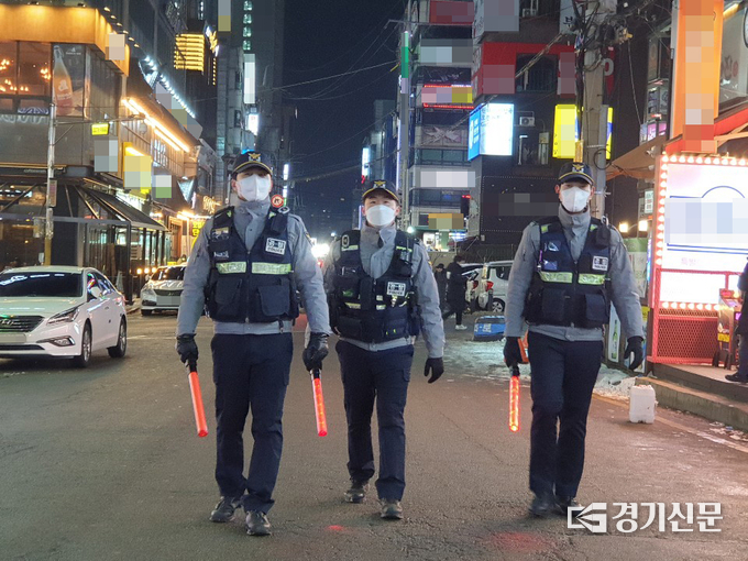 순찰 중인 인계박스 범죄예방팀. (사진=수원남부경찰서 제공)