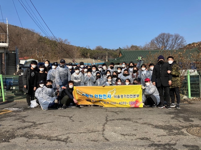 고건영본부장과 관계자들이 기념 촬영을 하고있다