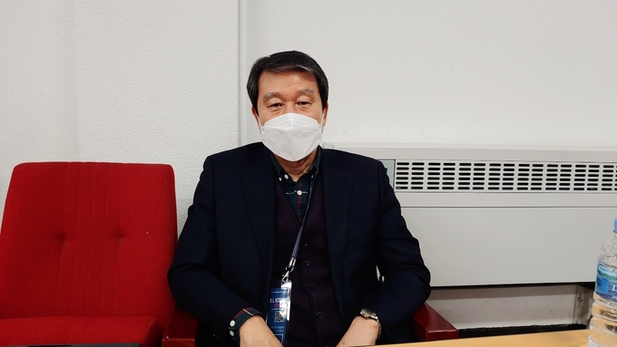핸드볼의 저변 확대를 위해 노력하고 있는 대한핸드볼협회 최병장 상임부회장 모습. (사진=김도균 수습기자)