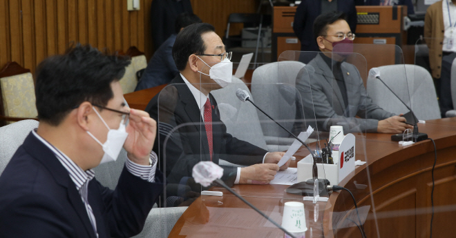 국민의힘 주호영 원내대표가 22일 국회에서 열린 원내대표단회의에서 발언하고 있다. (사진=연합뉴스) 