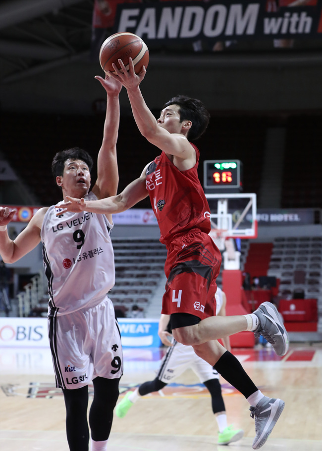 안양 KGC인삼공사 이재도가 레이업슛을 시도하고 있다. (사진=KBL 제공)