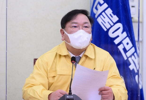 김태년 더불어민주당 원내대표가 27일 서울 여의도 국회에서 열린 최고위원회의에서 발언하고 있다. (사진=연합뉴스) 