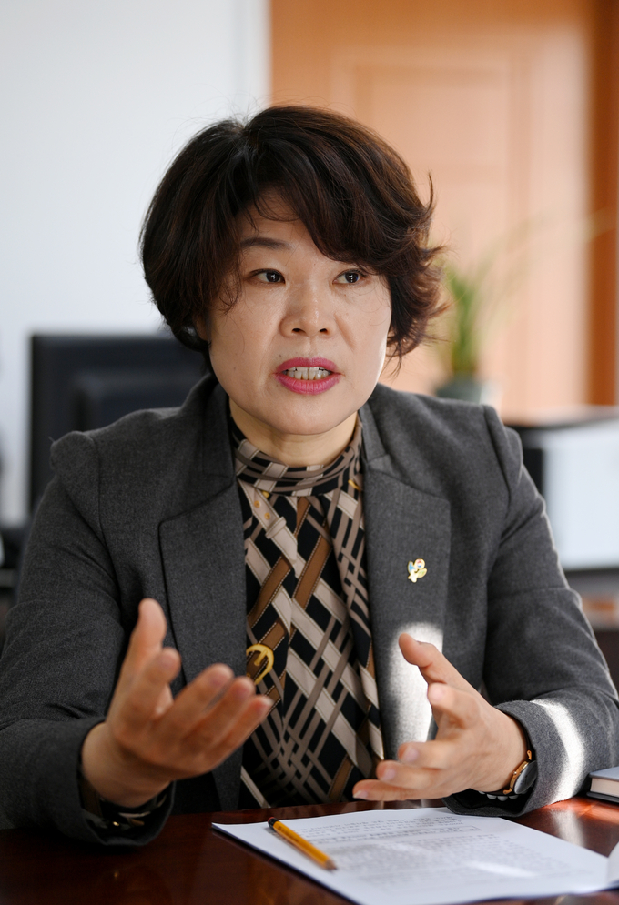 27일 김남영 경기남부보훈지청이 경기신문 인터뷰에서 발언하고 있다. (사진=조병석 기자) 