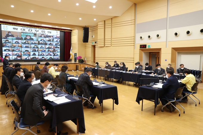 광명시가 코로나19 대응 설 명절 종합대책 및 사회적 양극화 해소방안 보고회를 개최했다. (사진=광명시 제공)