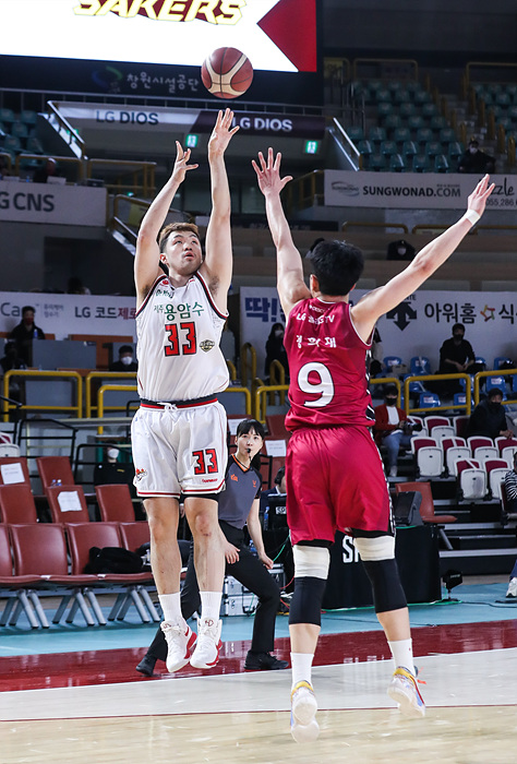 고양 오리온 이승현이 3점 슛을 시도하고 있다. (사진=고양오리온 오리온스 제공)