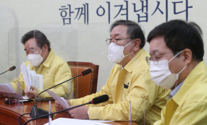더불어민주당 김태년 원내대표가 15일 오전 서울 여의도 국회에서 열린 최고위원회의에서 발언하고 있다. (사진= 연합뉴스) 