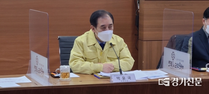 박윤국 포천시장이 백신 접종에 대한 당부의 말씀을 하고 있다. (사진=문석완 기자)