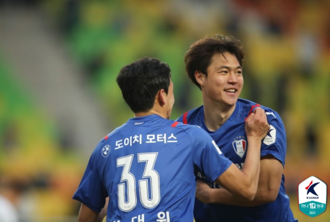 선제골을 득점한 김건희가 기뻐하고 있다. (사진=한국프로축구연맹 제공)