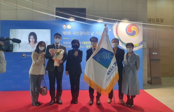 대통령상 수상 후 기념 촬영 (사진 = 경기도 제공)