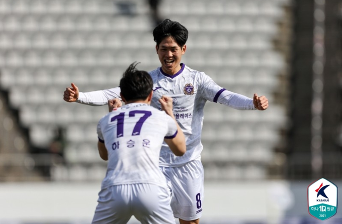 FC안양이 27일 창원축구센터에서 열린 '하나원큐 K리그 2 2021' 경남FC와의 개막전에서 2-1로 승리했다. 사진은 추가골을 득점한 맹성웅 모습 (사진=한국프로축구연맹 제공)