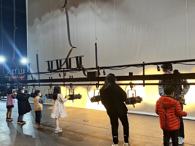 구리문화재단이 백스테이지 투어 프로그램 참가자를 2차 모집한다. (사진=구리문화재단 제공)