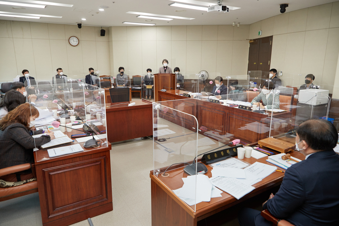 5일 의원연구단체 운영 심의위원회 모습 (사진=용인시의회)