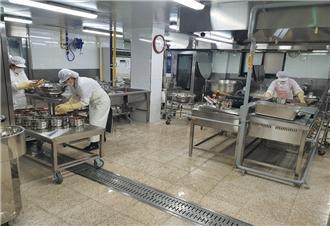 구리남양주교육지원청 소속 장자초등학교가 학교급식 위생과 만족도 제고 및 안전사고 예방을 위한 급식실 현대화 사업을 마무리함에 따라 안전하고 편리한 작업 환경을 구축했다.(사진=구리남양주교육지원청 제공)