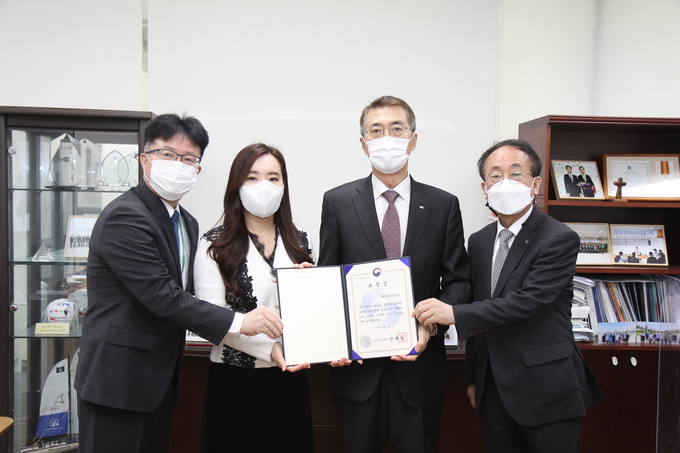화성도시공사가 행안부 장관으로부터 ‘일자리창출 유공기관 표창’을 받았다. (사진=화성도시공사 제공)