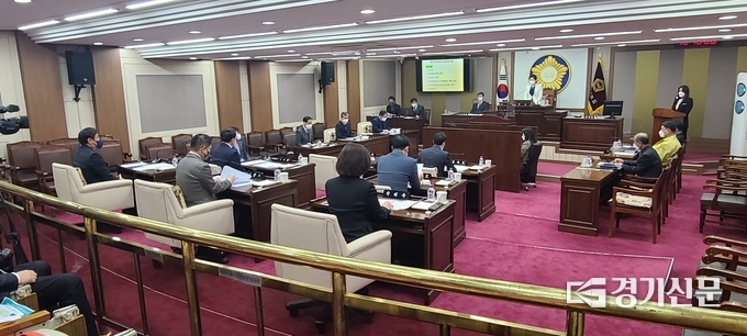 포천시의회 제156회 임시회가 대회의실에서 열리고 있다. (사진=문석완 기자)