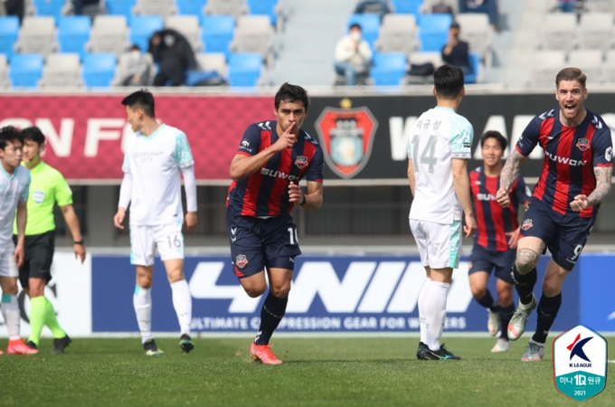 수원FC의 첫 필드골이자 선제골을 득점한 무릴로 모습 (사진=한국프로축구 연맹 제공)