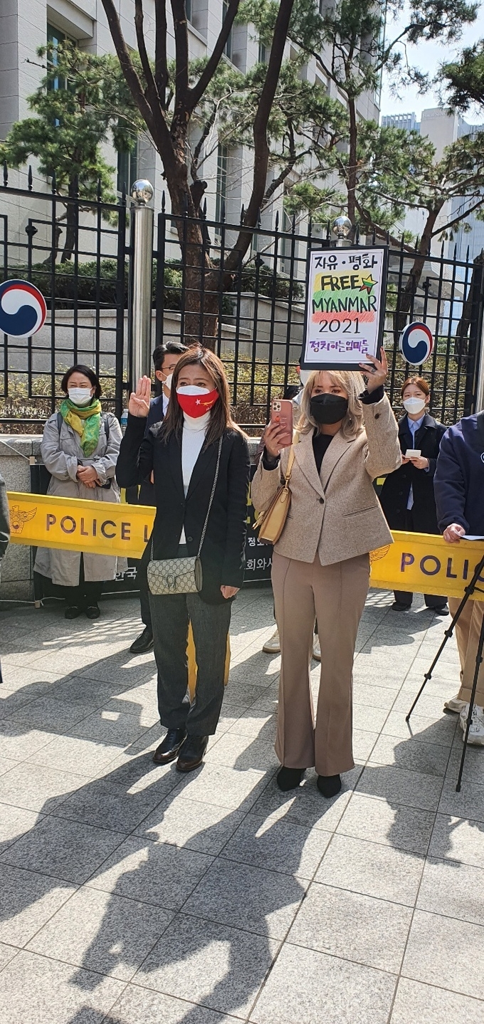 19일 서울 종로구 외교부 앞에서 한국기독교장로회 총회가 미얀마 군부 쿠데타를 규탄하는 성명서를 발표했다. (사진=한국기독교장로회 총회 제공)