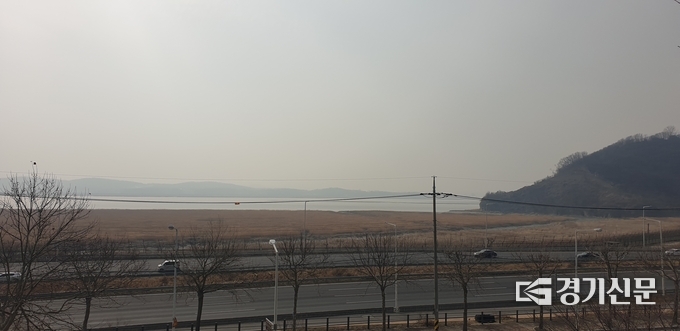 파주시 자유로 넘어로 보이는 북한 (사진= 박환식 수습기자)