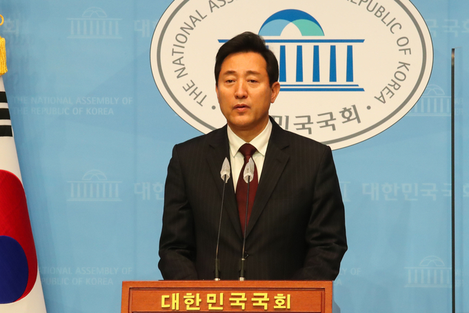 서울시장 보궐선거 야권 단일 후보로 선출된 국민의힘 오세훈 후보가 23일 국회 소통관에서 기자회견을 하고 있다. (사진=연합뉴스 제공)