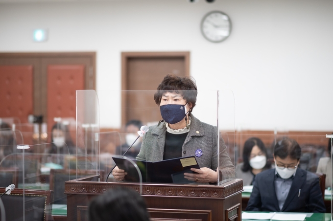남양주시의회 이정애 의원이 제277회 임시회에서 ‘남양주시 저소득주민 생활안정 지원에 관한 조례안’을 대표 발의했다.(사진=남양주시의회 제공)