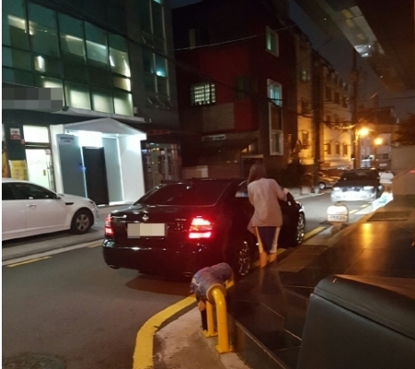 렌터가 불법 영업행위가 이뤄지고 있는 모습 (사진= 경기도 제공)