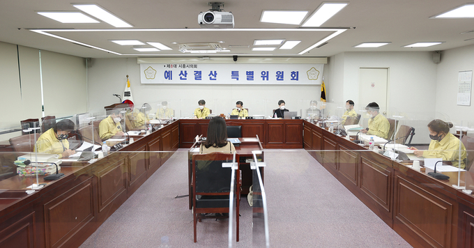 시흥시의회 예산결산특별위원회가 올해 제1회 추가경정 예산안을 심사한다.(사진=시흥시의회 제공)