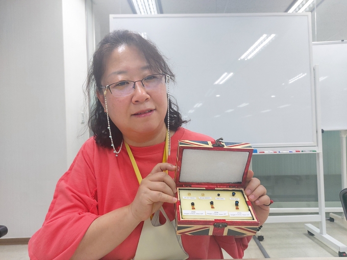 김유정 제이투씨 대표가 자사 IR LED 제품을 설명하고 있다. (사진=편지수 기자)