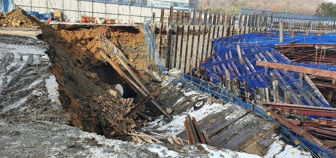 안산시 흙막이붕괴 사고사진(사진=경기도 제공)