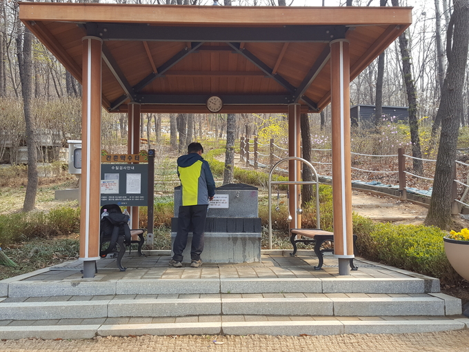 경기도내 먹는물공동시설 중 하나인 안양 간촌약수터 전경(사진=경기도 제공)