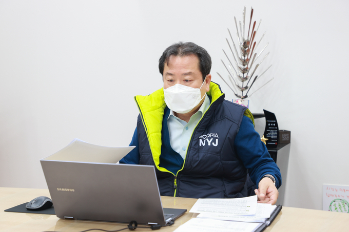 조광한 남양주시장이 지난 29일 비대면 영상회의로 열린 전국대도시시장협의회 민선7기 제9차 정기회의에 참석하고 있다.(사진=남양주시 제공)