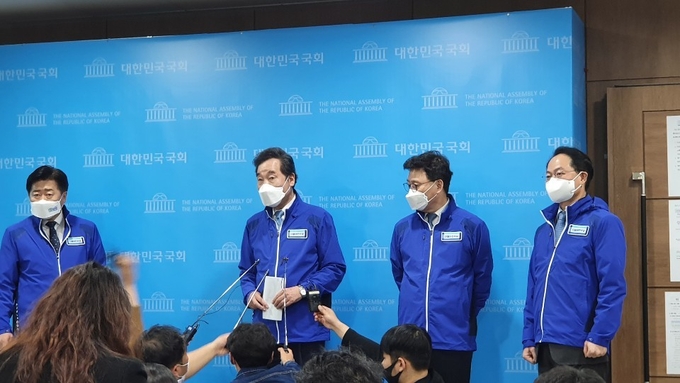 이낙연 더불어민주당 이낙연 상임선대위원장이 국회 소통관에서 대국민 호소 기자회견을 하고 있다. (사진= 정영선 기자) 