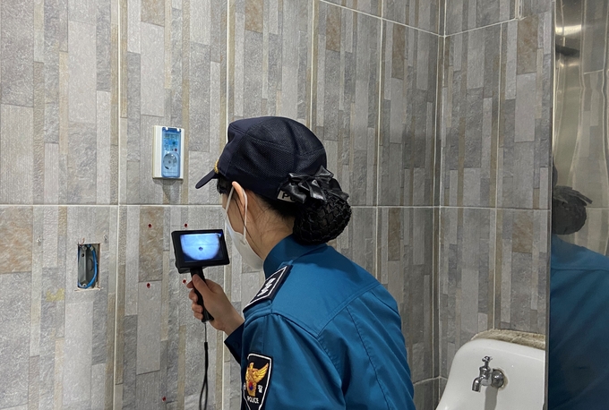 남양주남부경찰서는 구리·남양주교육지원청과 합동으로 4월 한달 동안 관내 학교 화장실 등 시설물을 대상으로 불법촬영을 점검했다.(사진=남양주남부경찰서 제공)