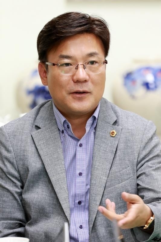 최만식(더민주·성남1) 경기도의회 문화체육관광위원회 위원장
