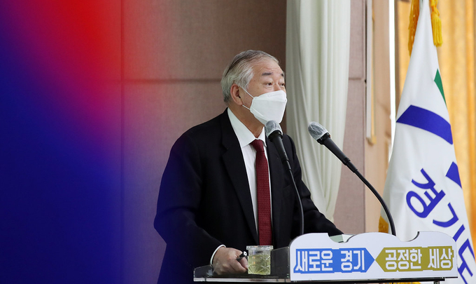 9일 오전 경기도청 신관 4층 제1회의실에서 이용철 경기도 행정1부지사와 도청 직원 등이 참석한 가운데 제337회 희망의 경기포럼이 열렸다. 이날 포럼에서는 문정인 제1대 경기도 국제평화교류위원회 공동위원장이 미·중 신냉전, 한국의 선택‘이라는 내용으로 특강을 진행했다. (사진= 경기도 제공)