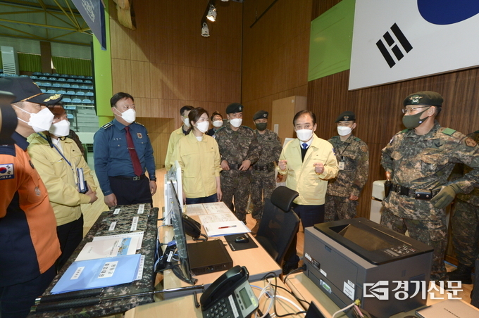 박윤국 포천시장, 손세화 포천시의회 의장, 박양동 제6군단장, 이제철 포천소방서장 등이 합동점검을 실시하고 있다. (사진=포천시 제공)