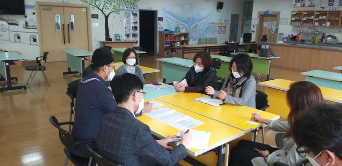 광명시가 사회적경제 관련 업무를 담당하는 직원들을 대상으로 ‘사회적가치 인식확산을 위한 직원 역량강화 연찬회’를 개최했다. (사진=광명시 제공)